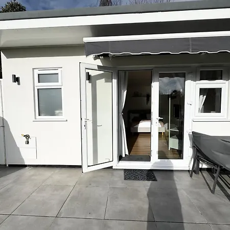 アパート Garden ブリストル